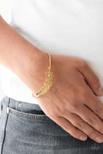 Load image into Gallery viewer, Paparazzi Accessories / How Do You Like This FEATHER? - Gold
