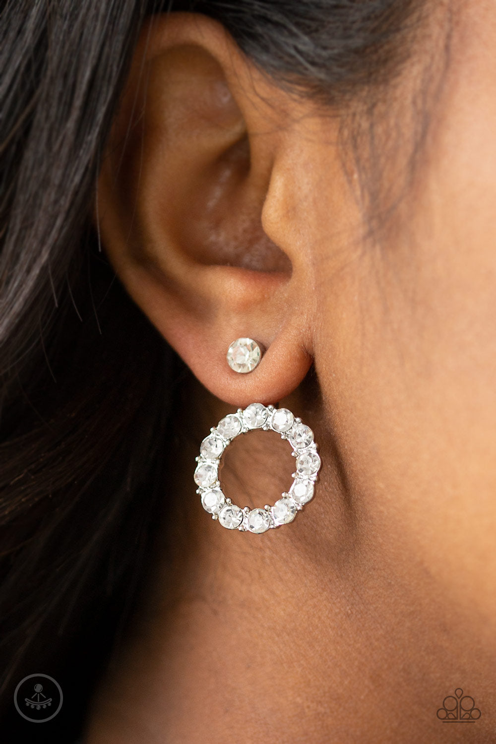 Paparazzi Accessories / Diamond Halo - White