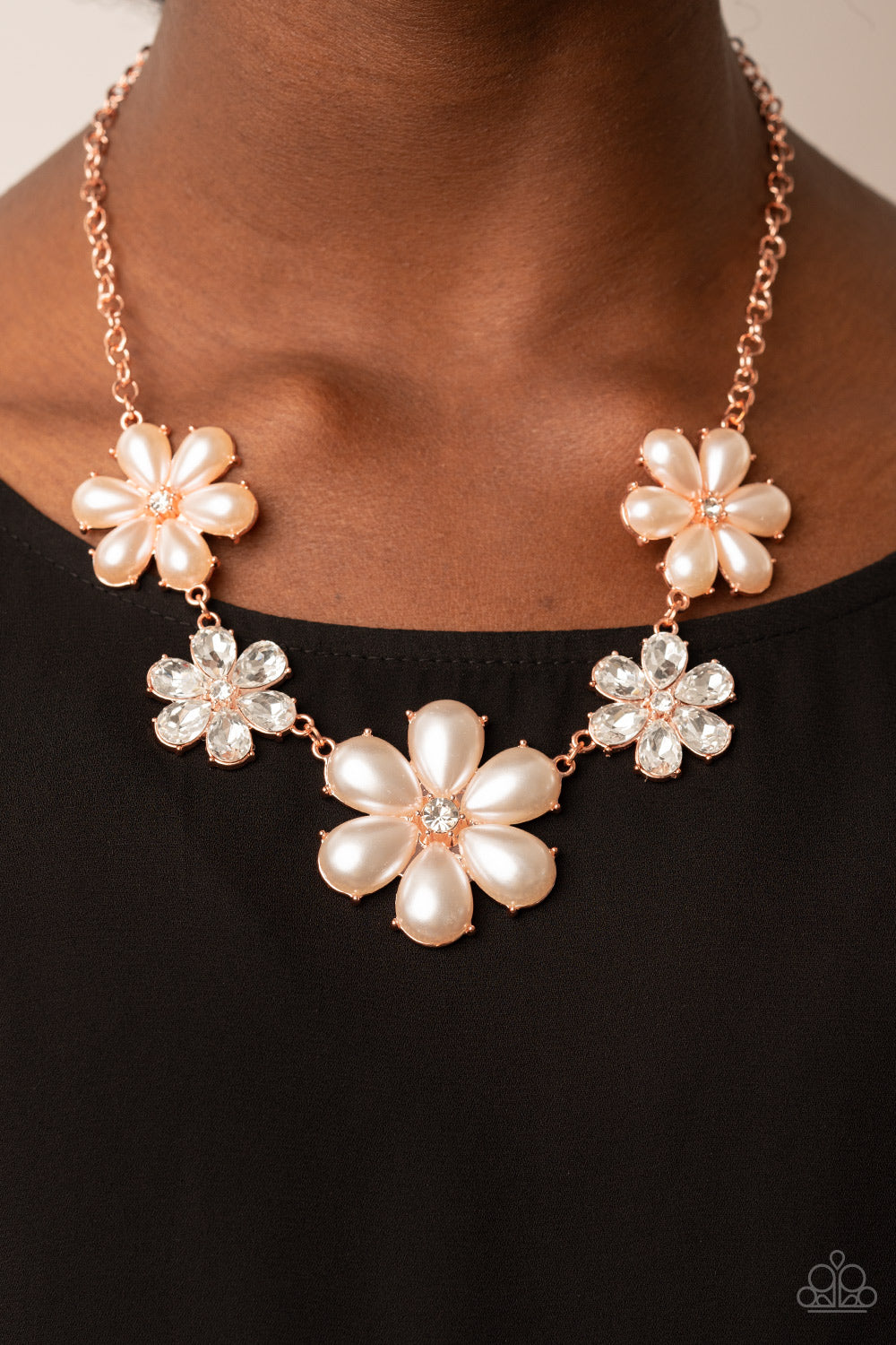 Paparazzi Accessories / Fiercely Flowering - Copper