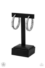 Load image into Gallery viewer, Paparazzi Accessories / GLITZY By Association - Gunmetal
